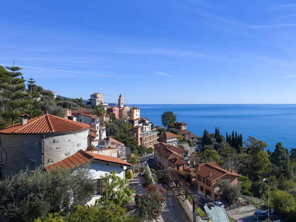 Villa i Ventimiglia, Imperia - foto 1