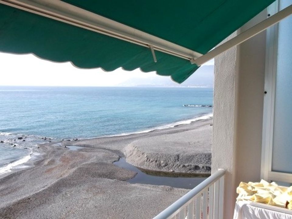 Lejlighed i Vallecrosia, Imperia - foto 1