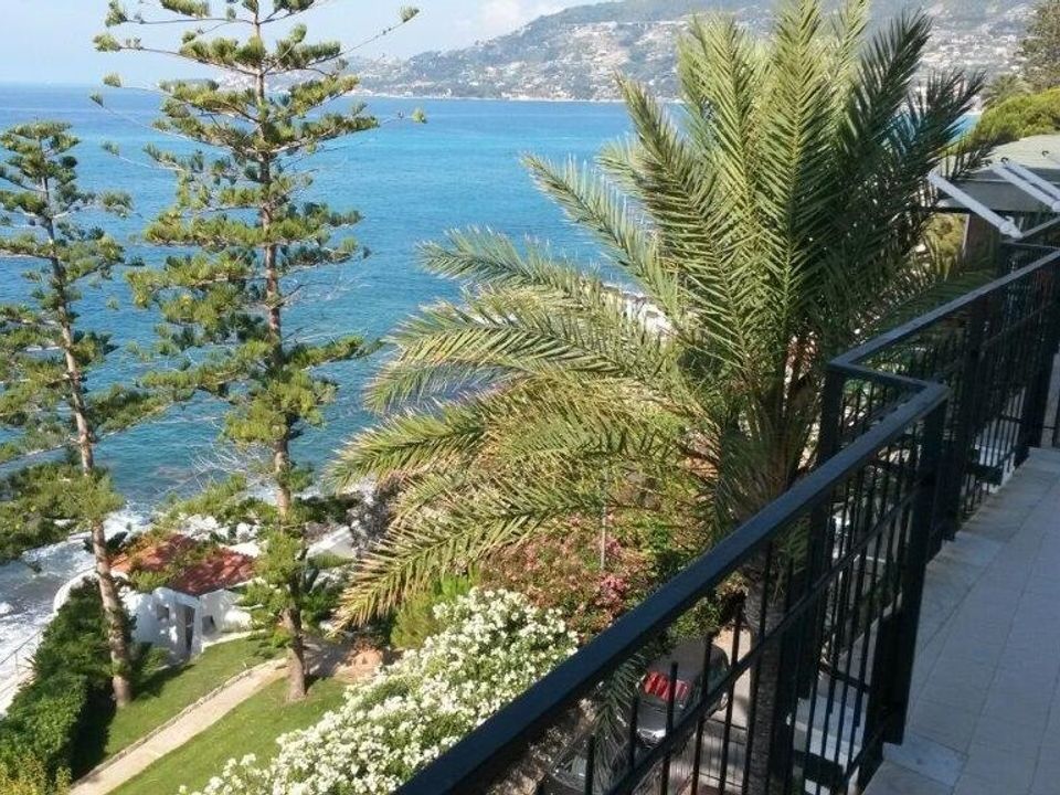 Lejlighed i Ospedaletti, Imperia - foto 1