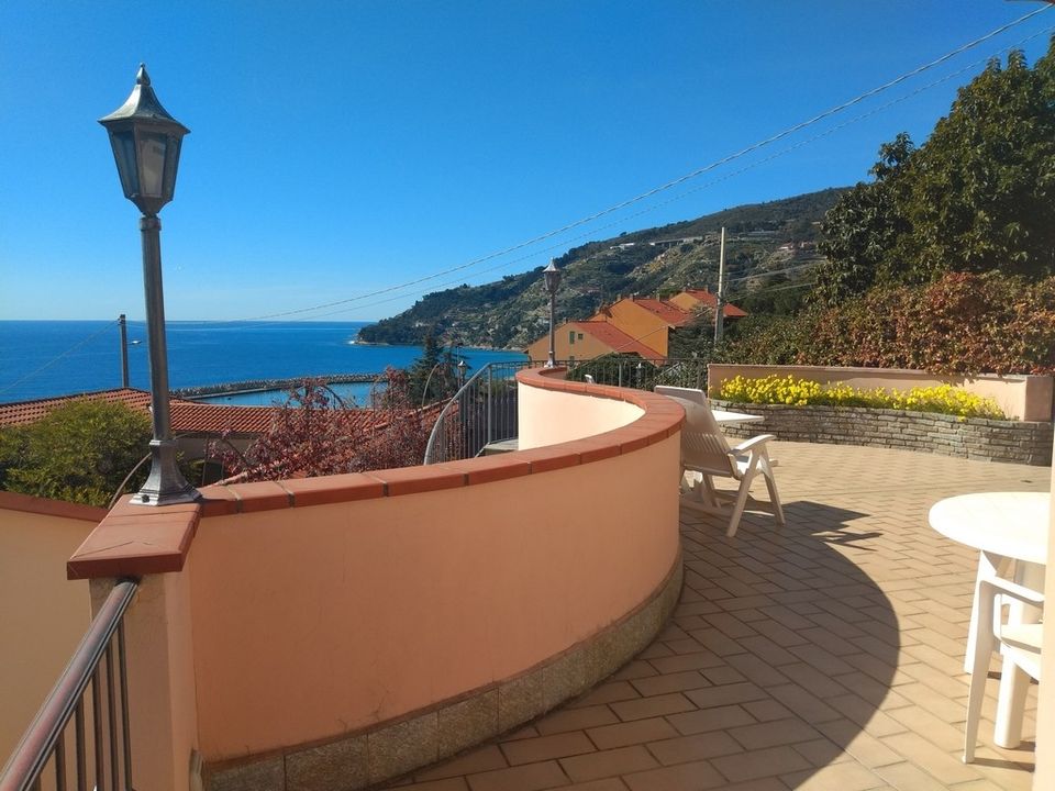 Villa i Ospedaletti, Imperia - foto 1