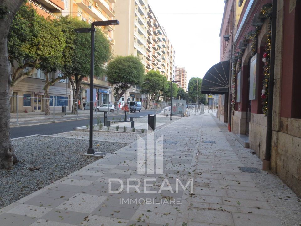 Erhvervsejendom i Cagliari, Cagliari - foto 1