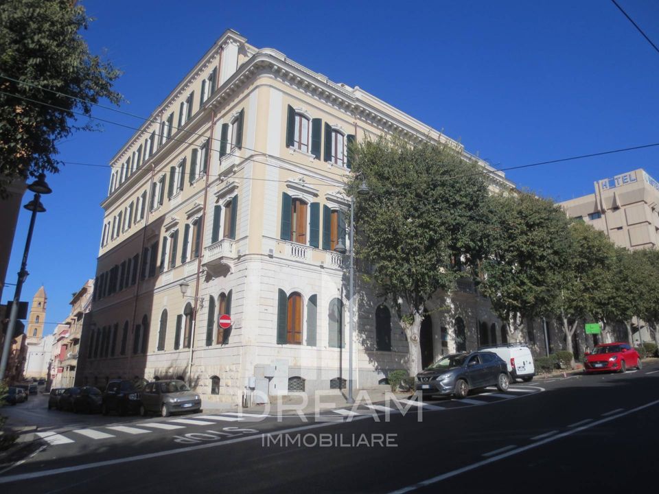 Erhvervsejendom i Cagliari, Cagliari - foto 1