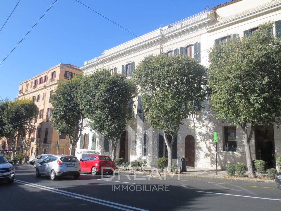Erhvervsejendom i Cagliari, Cagliari - foto 3