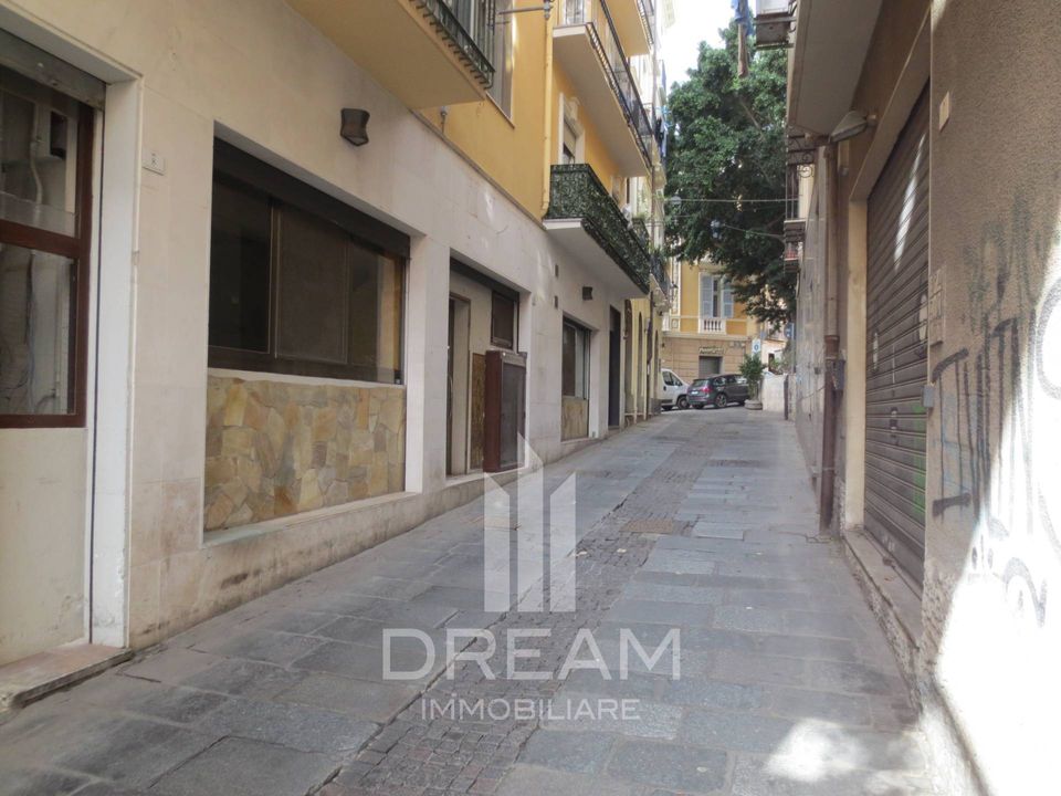 Erhvervsejendom i Cagliari, Cagliari - foto 1