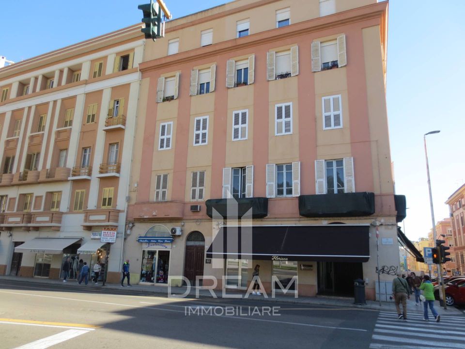 Erhvervsejendom i Cagliari, Cagliari - foto 1
