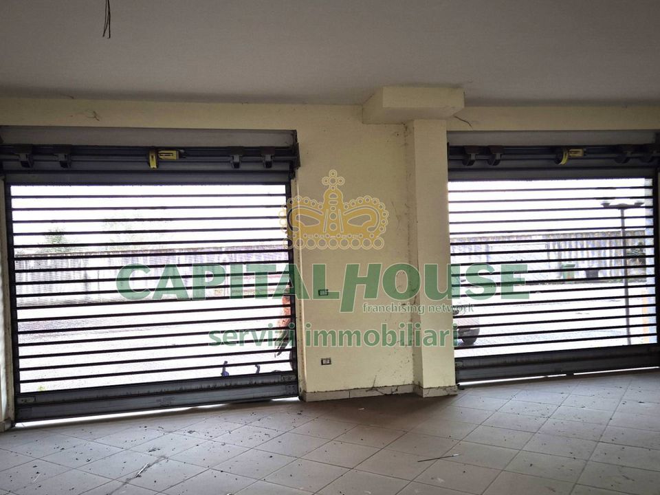Erhvervsejendom i Portico di Caserta, Caserta - foto 5