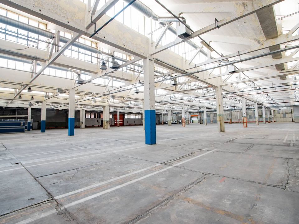 L'establiment comercial a Rivoli, Turin - foto 1