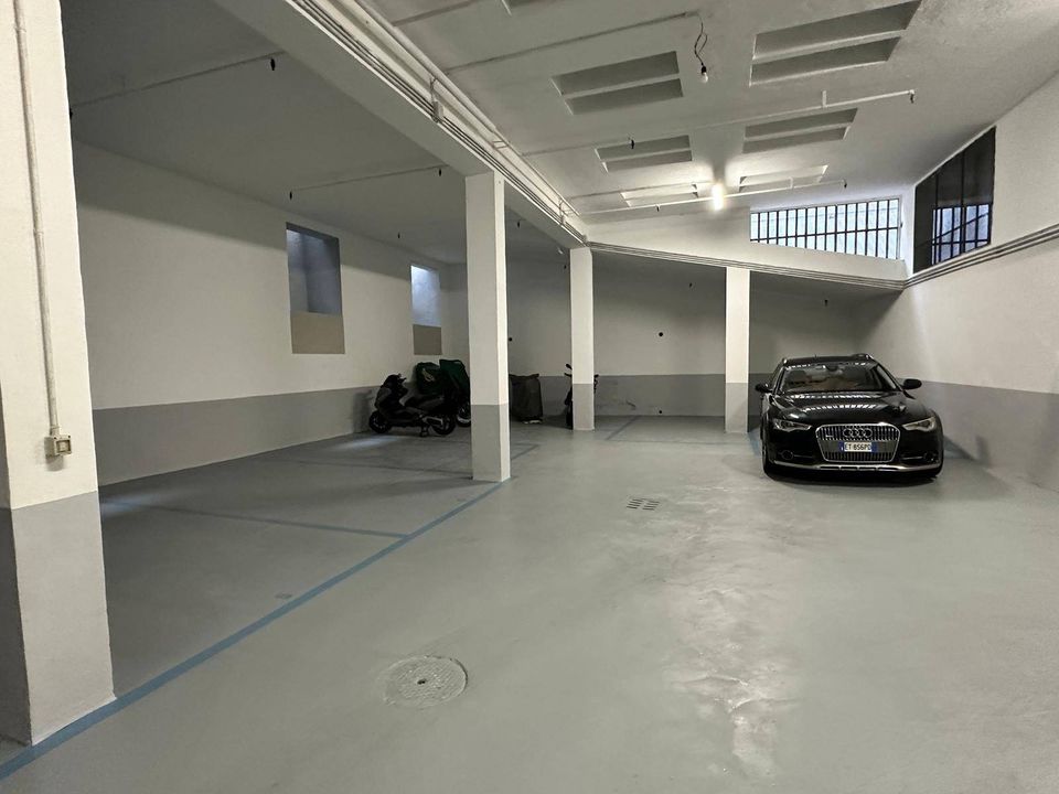 Parkeerruimte in Torino, Turin - foto 1