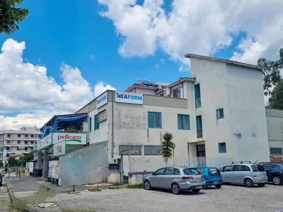 Local commercial - Maddaloni, Caserta - photo 1