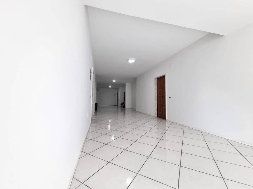 Local commercial - Maddaloni, Caserta - photo 2