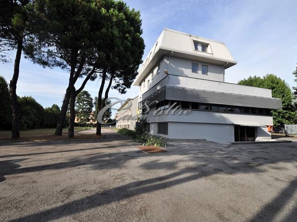 Erhvervsejendom i Caronno Pertusella, Varese - foto 2