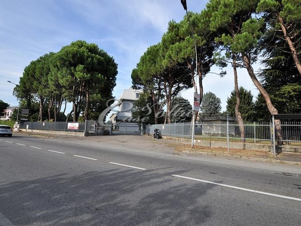 Erhvervsejendom i Caronno Pertusella, Varese - foto 3