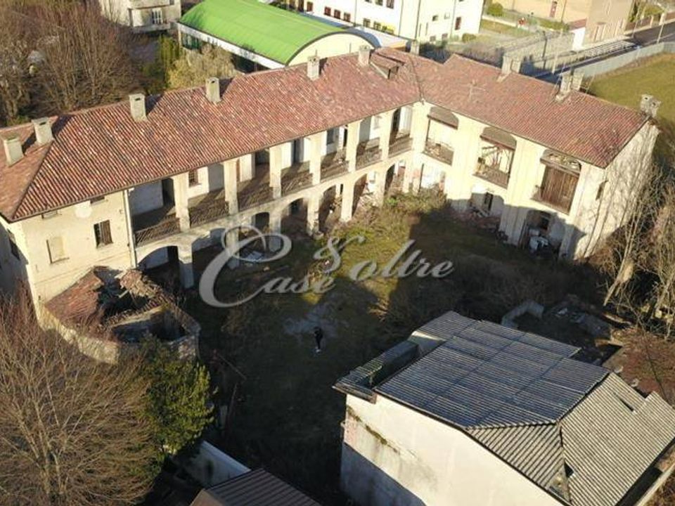 Erhvervsejendom i Novedrate, Como - foto 1