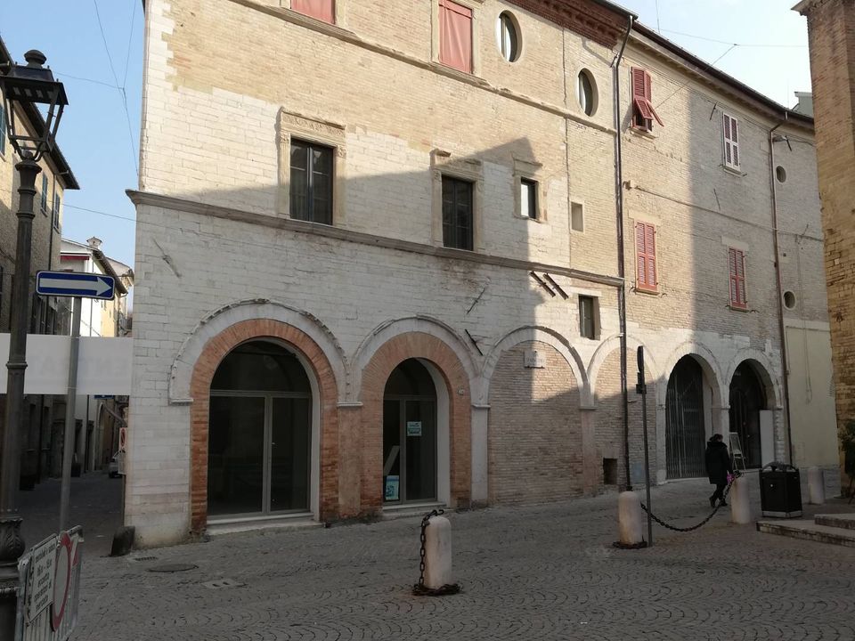 Erhvervsejendom i Fano, Pesaro and Urbino - foto 1