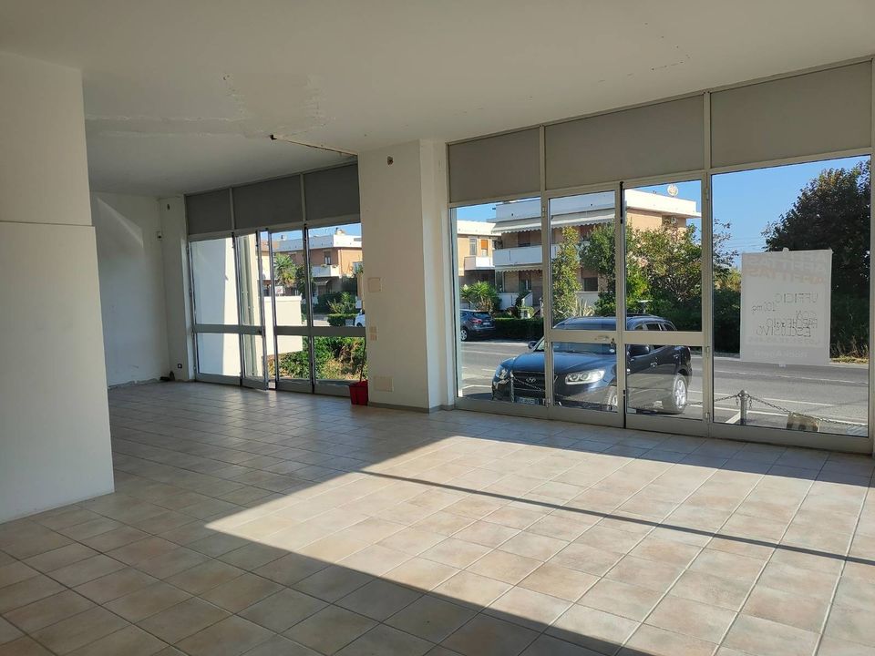 Erhvervsejendom i Fano, Pesaro and Urbino - foto 1