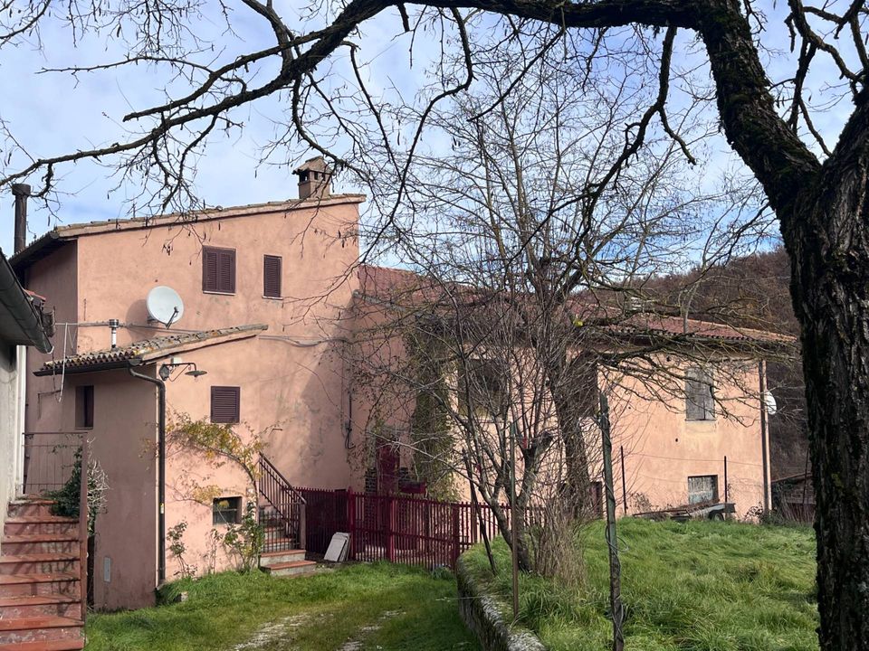 Villa i Campello sul Clitunno, Perugia - foto 1