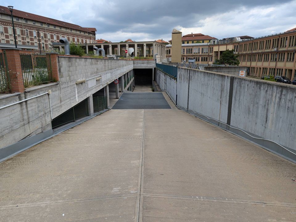 Parkeringsplass i Torino, Turin - bilde 2