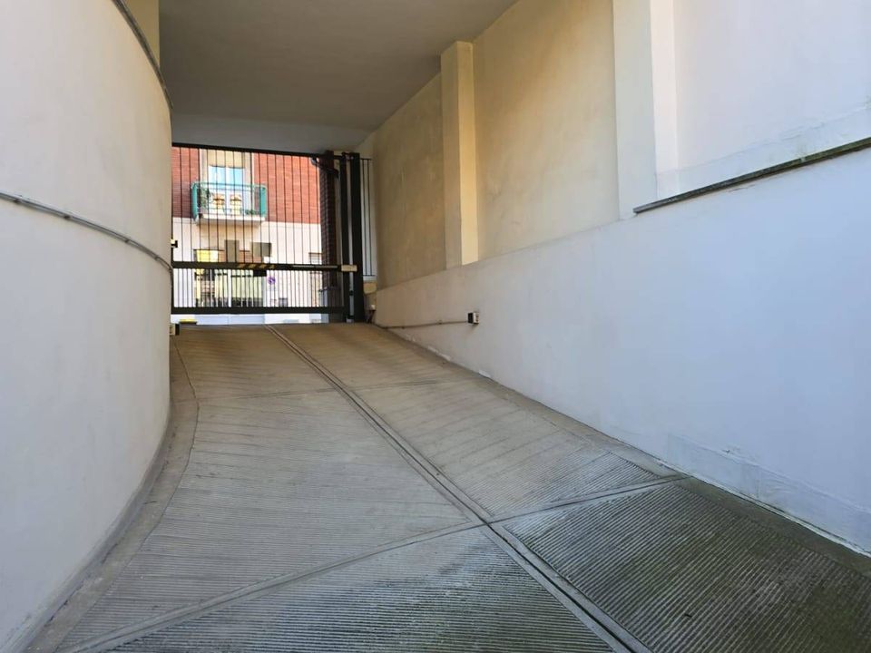 Parkeringsplass i Torino, Turin - bilde 3