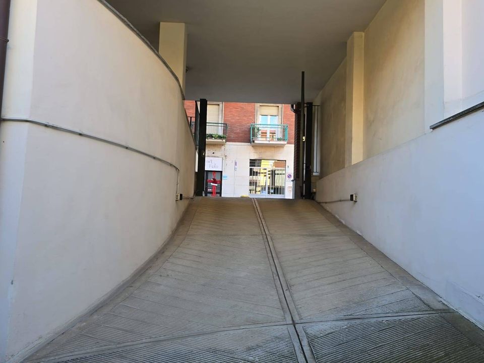 Parkeringsplass i Torino, Turin - bilde 4