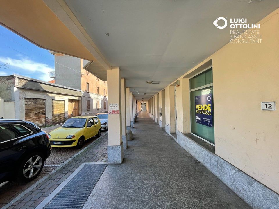 Erhvervsejendom i Lonate Pozzolo, Varese - foto 4