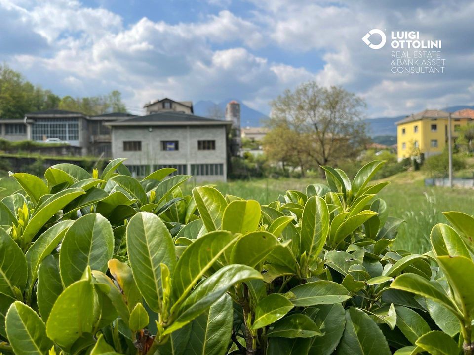 Erhvervsejendom i Sant'Omobono Terme, Bergamo - foto 2