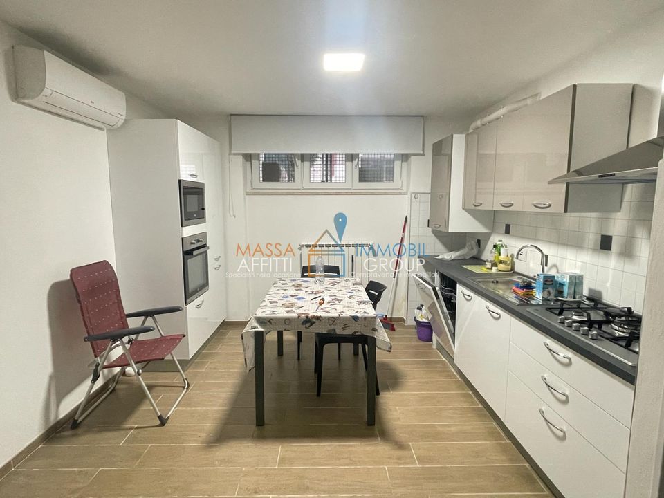 Lejlighed i Carrara, Massa and Carrara - foto 1