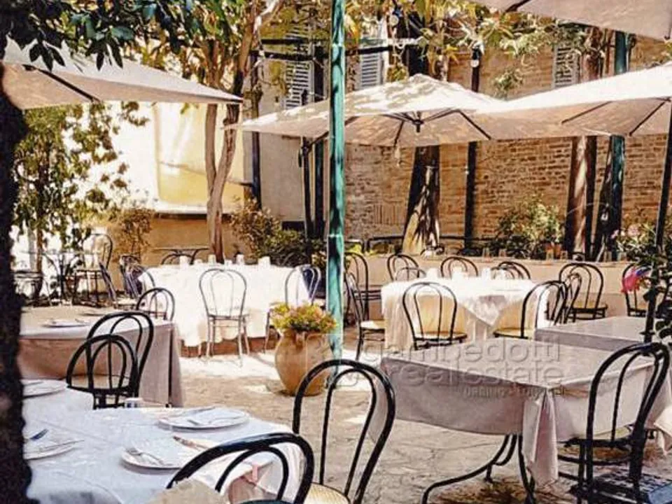 Propriedade comercial em Urbino, Pesaro and Urbino - foto 1