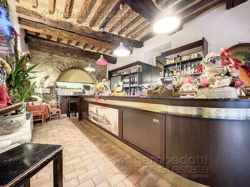 Propriedade comercial em Urbino, Pesaro and Urbino - foto 2