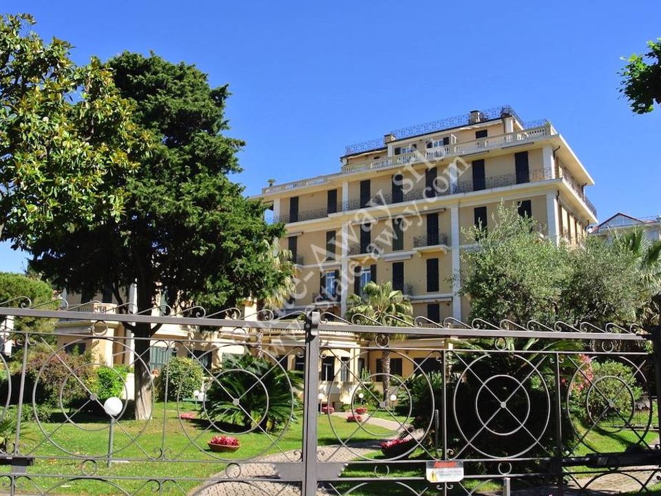 Lejlighed i Bordighera, Imperia - foto 1