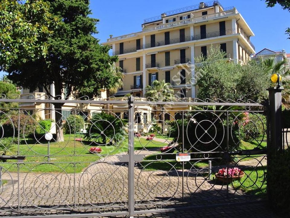 Lejlighed i Bordighera, Imperia - foto 1