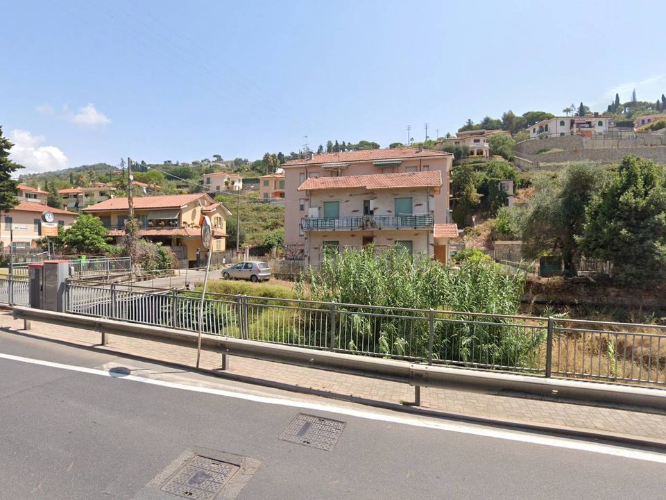Parkeringsplass i Bordighera, Imperia - bilde 2