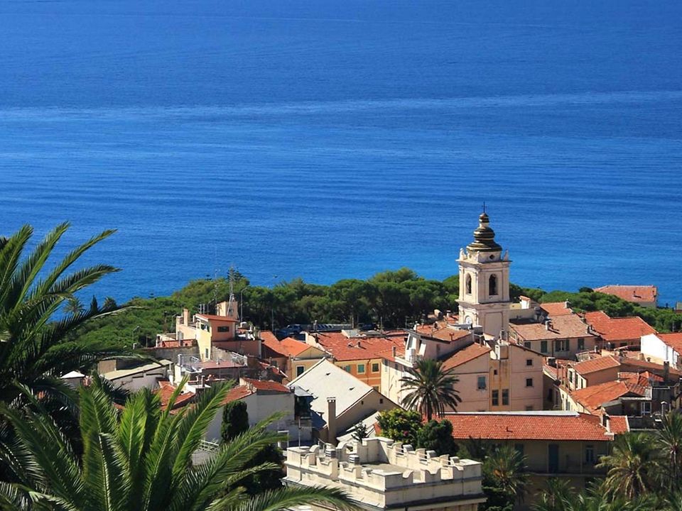 Erhvervsejendom i Bordighera, Imperia - foto 1