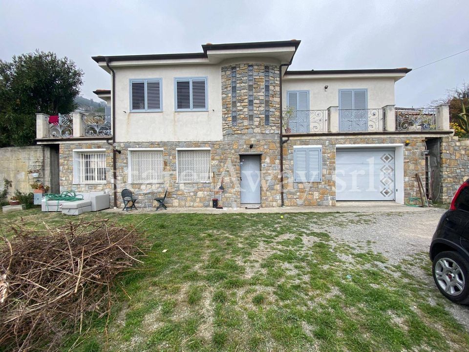 Villa i Ospedaletti, Imperia - foto 1
