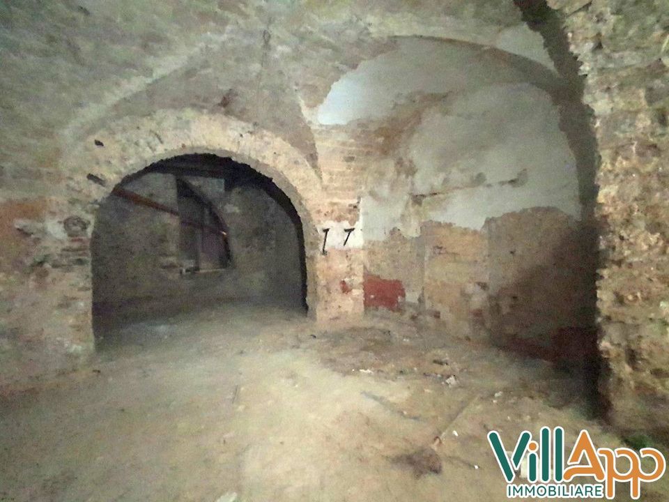 Erhvervsejendom i Fondi, Latina - foto 3