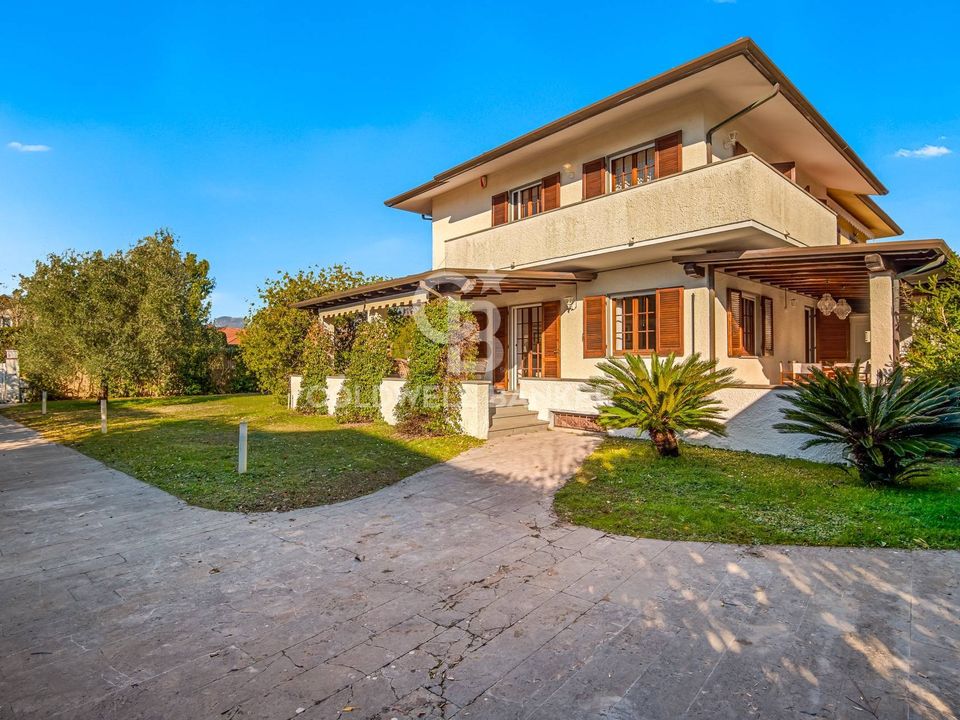 Villa i Forte dei Marmi, Lucca - bilde 1