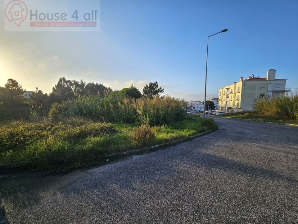 Tomt i Santo Onofre e Serra do Bouro, Leiria - bilde 1