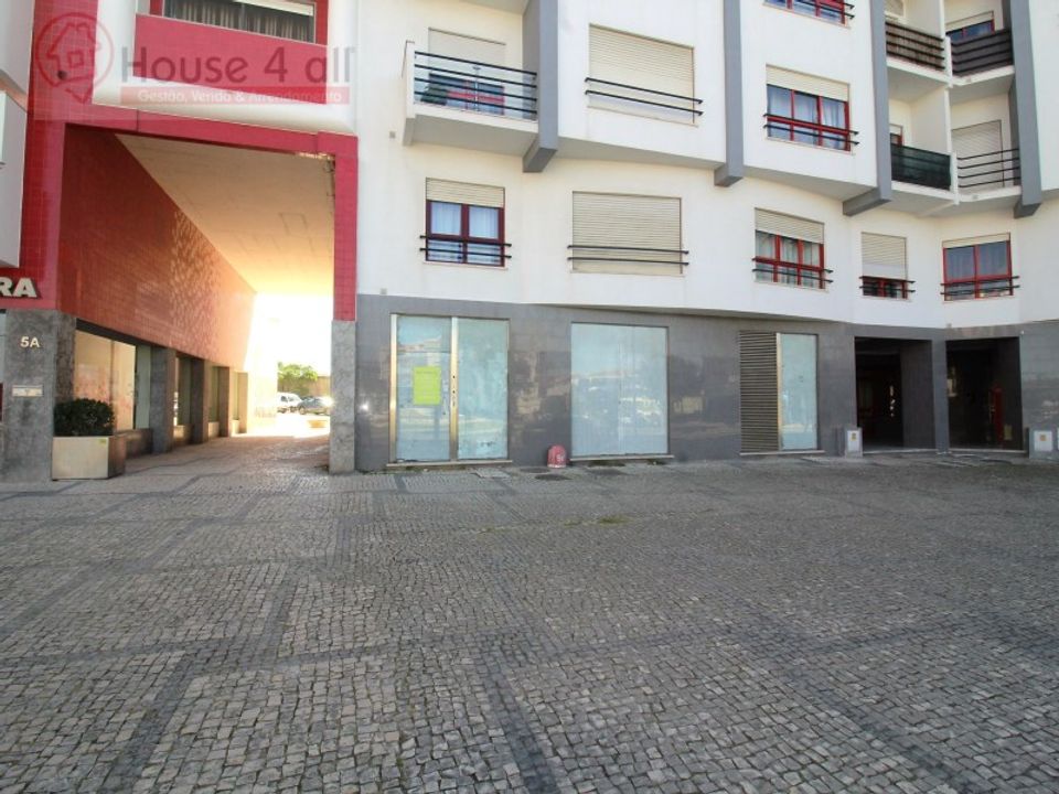 Erhvervsejendom i Santo Onofre e Serra do Bouro, Leiria - foto 1