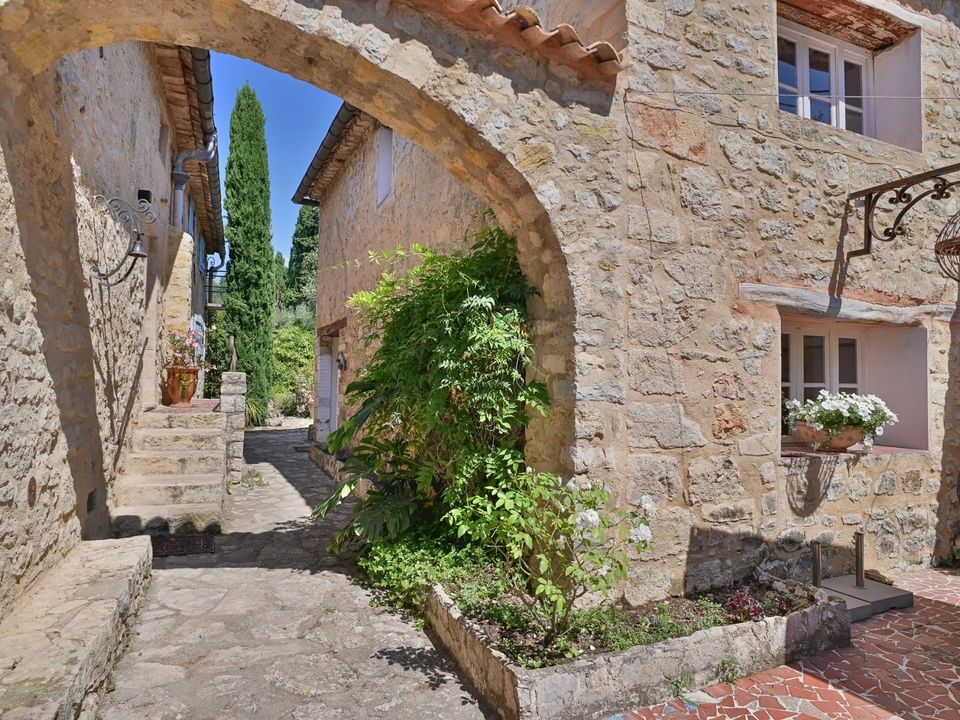 Villa i Le Rouret, Alpes-Maritimes - foto 1