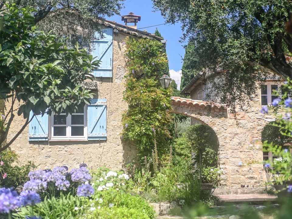 Villa i Le Rouret, Alpes-Maritimes - foto 2