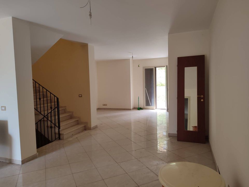 Casa adossada a Paterno, Catania - foto 1