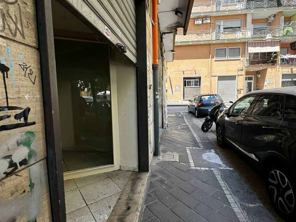 L'establiment comercial a Salerno, Salerno - foto 1
