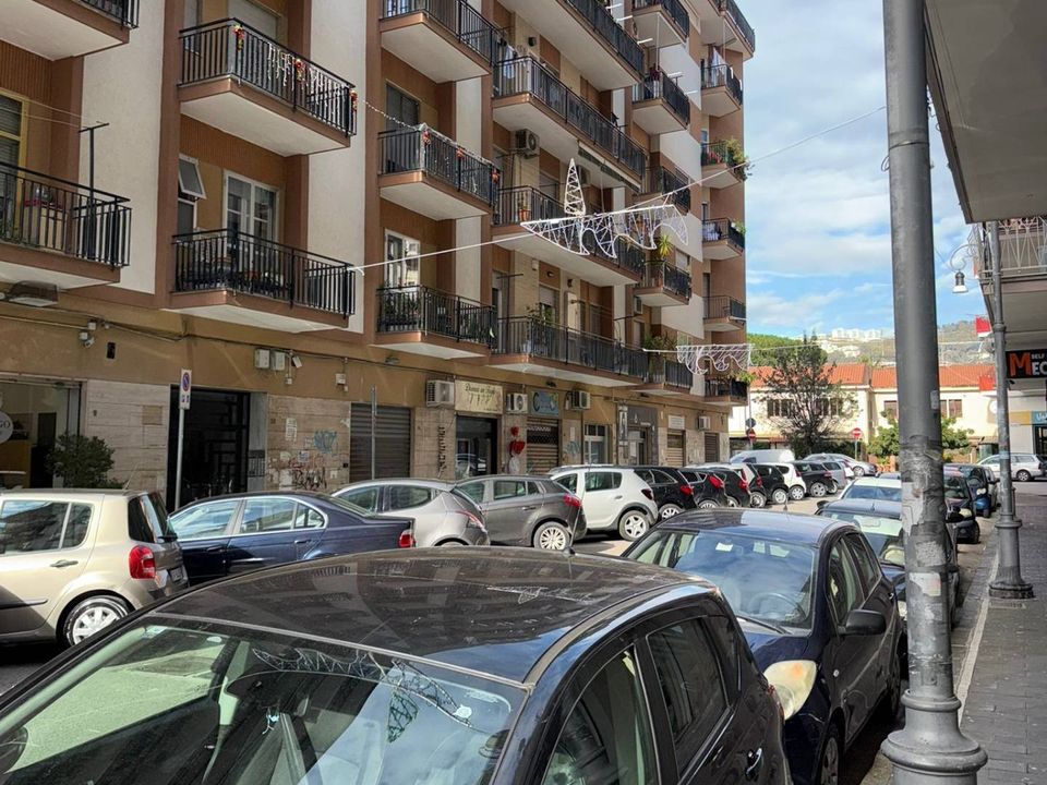 L'establiment comercial a Salerno, Salerno - foto 1
