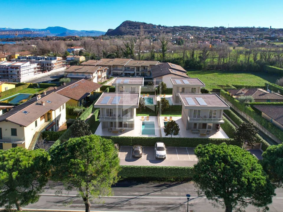 Villa i Manerba Del Garda, Brescia - bilde 1