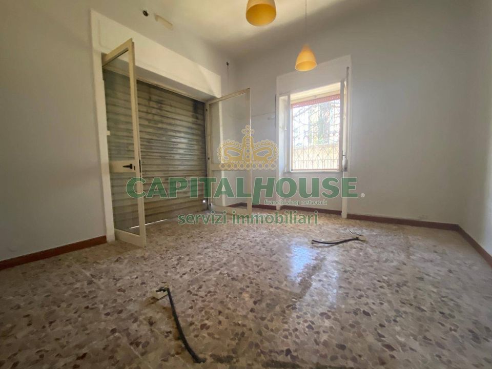 L'establiment comercial a Castel San Giorgio, Salerno - foto 2
