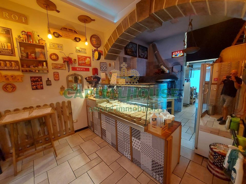 Erhvervsejendom i Mercato San Severino, Salerno - foto 4