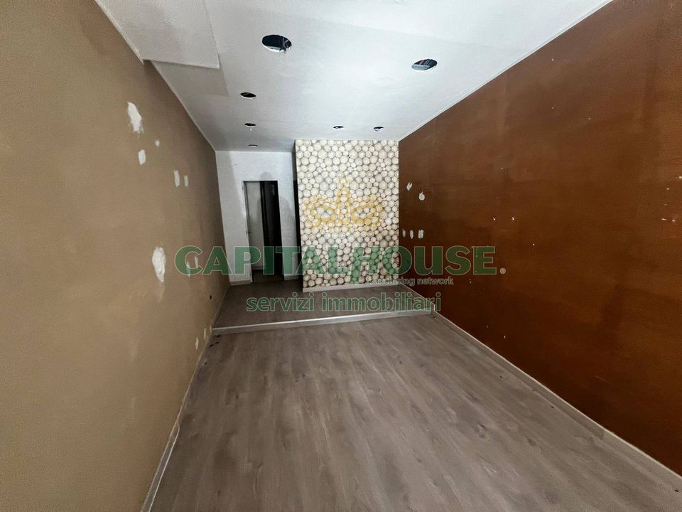 L'establiment comercial a Mercato San Severino, Salerno - foto 2
