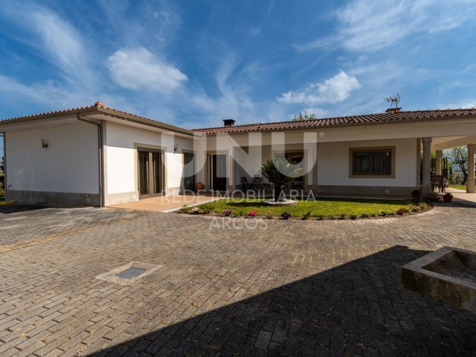 Villa a Arcos de Valdevez, Viana do Castelo - foto 1
