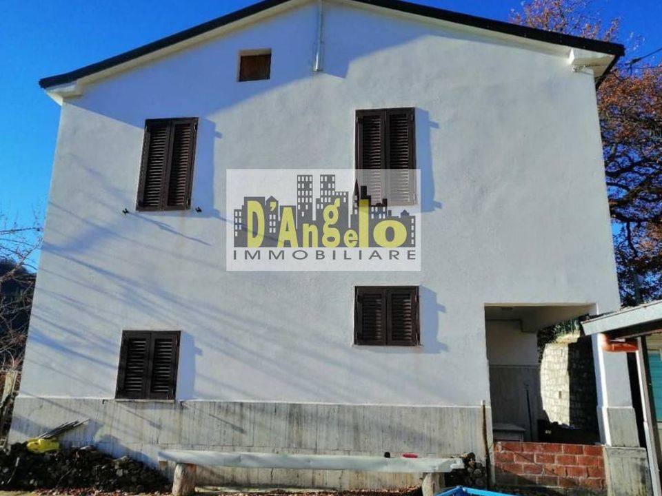 Villa i Roccafluvione, Ascoli Piceno - foto 1