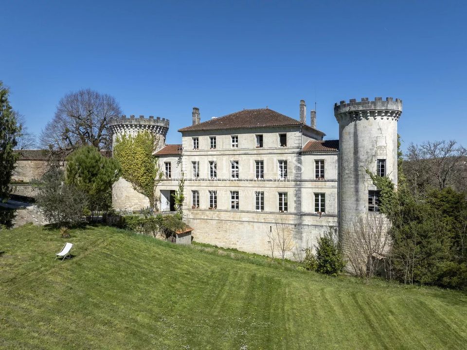 Landejendom i Angouleme, Charente - foto 1