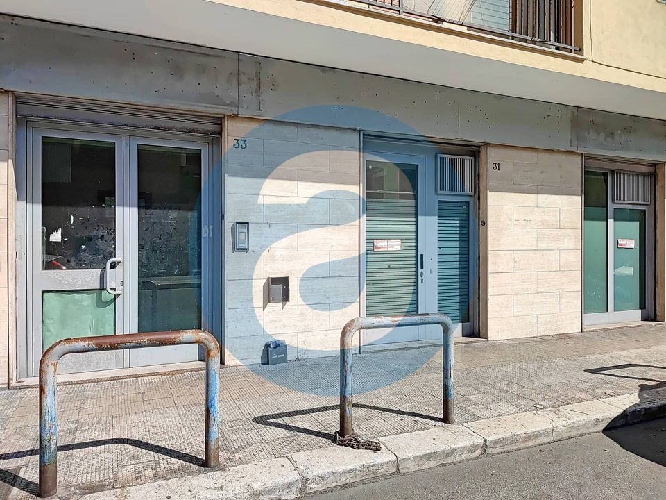 Erhvervsejendom i Bari, Bari - foto 1